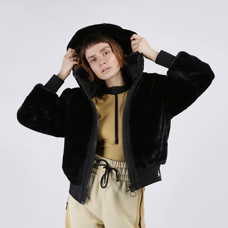 Женская куртка Jordan Reversible Bomber Jacket (CQ6657-010)  - цена, описание, фото 6